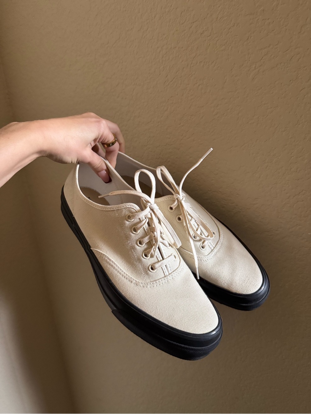 Buck Mason x Moonstar Cream Canvas Sneakers with Black Sole Mens Size 9 43 EU